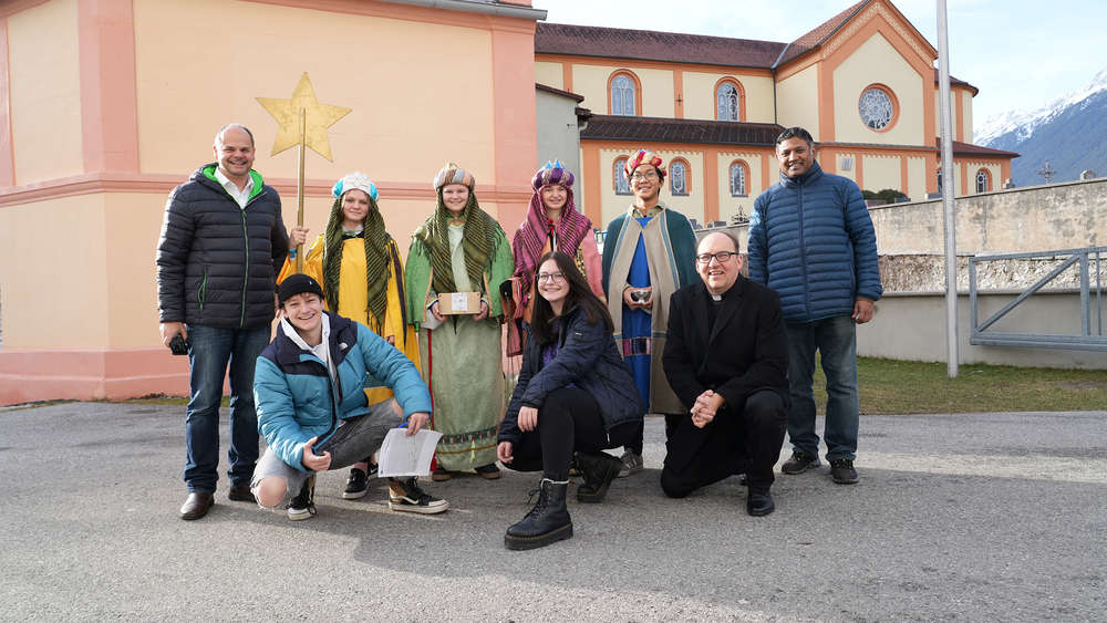 Sternsinger mit Bischof Glettler in Telfs / Arno Cincelli / Diözese Innsbruck
