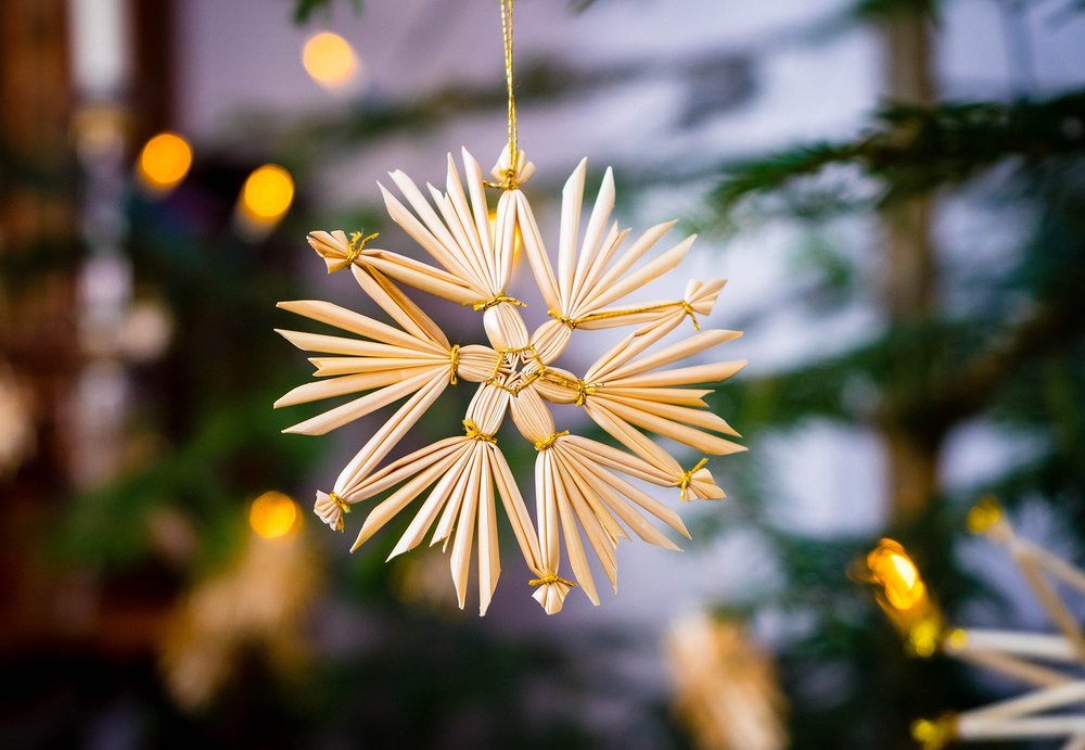 Strohstern / Leonhard Niederwimmer/Pixabay Mit dem ORF durch den Advent
